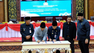 5 Ranperda Disetujui DPRD Provinsi Jambi, Gubernur Al Haris Berharap Peraturan Ini Perkuat Tata Kelola Pemerintahan.