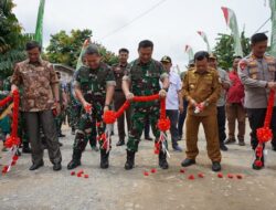 Hadir di Acara Penutupan Karya Bhakti TNI, Gubernur Al Haris Ajak Masyarakat Bersama Merawat Jalan