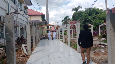 Tampak pekerjaan kanopi ruang VIP RSUD Kol Bangko di Setop.