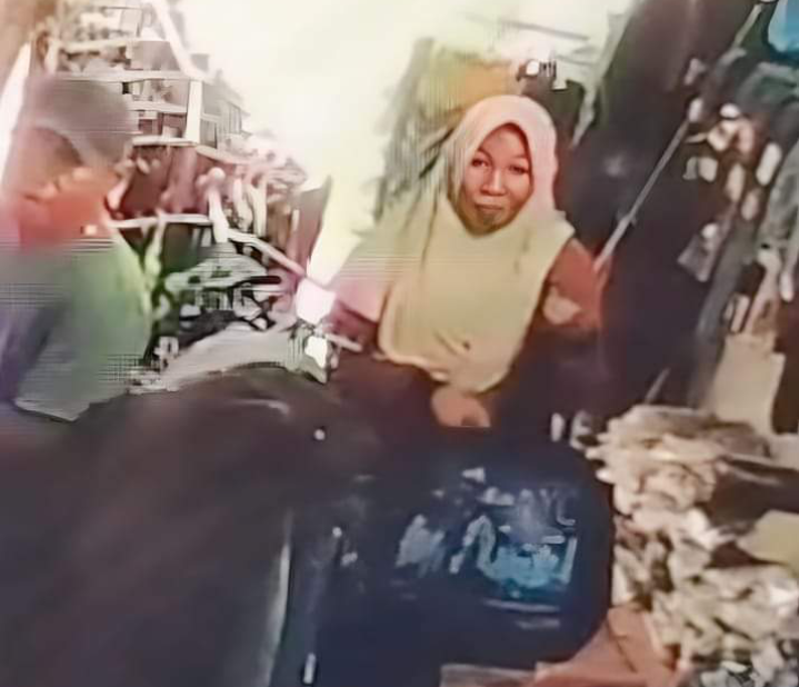 Tampak wajah dua orang pelaku pencurian Toko Baju Dian Busana Pasar Bawah Bangko yang terekam CCTV. Senin (14/8/2023).