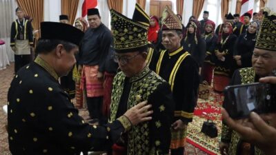 Ketua dan Pengurus Lembaga Adat Melayu (LAM) Jambi Kabupaten Merangin hari ini resmi dilantik Ketua LAM Provinsi Jambi HBA. Senin (9/10/2023).