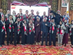 Pimpinan dan Anggota DPRD Provinsi Jambi Kompak Kenakan Syal Palestina saat Rapat Paripurna