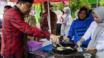 Pj Bupati Merangin H Mukti rayakan HUT PGRI bersama Pelajar SMAN 1 Merangin. Kamis (30/11/2023).