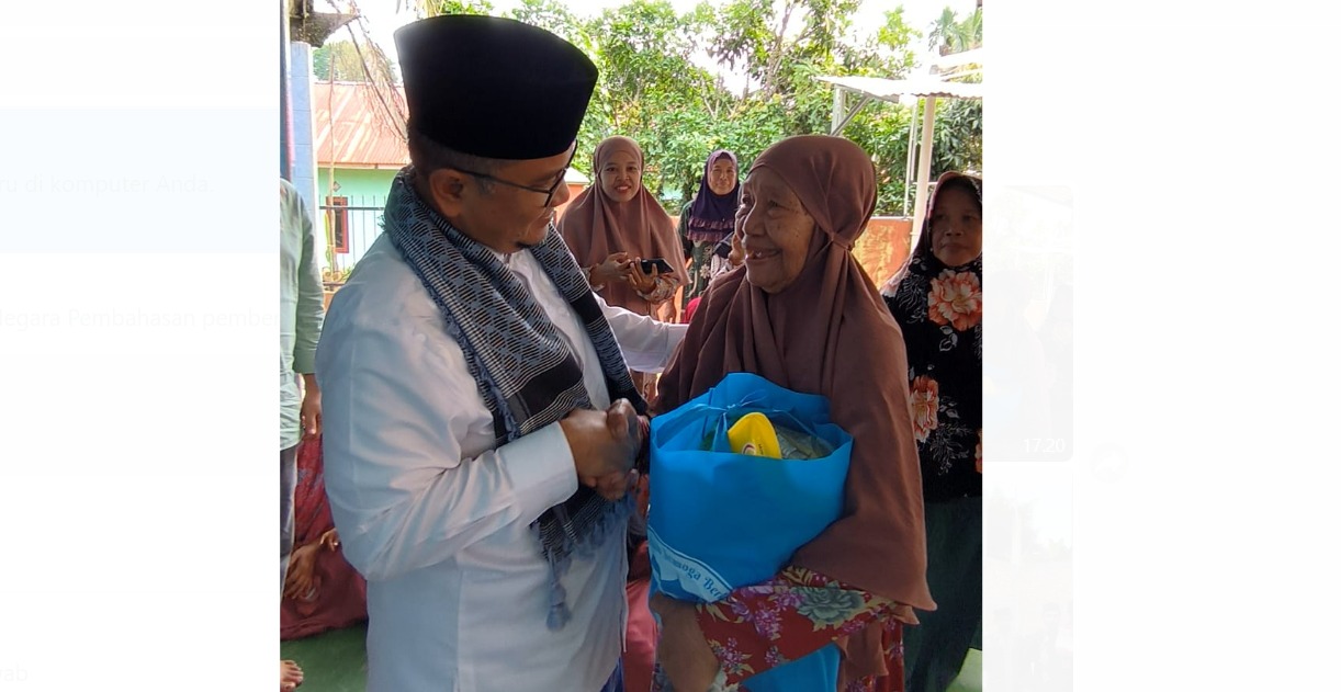 Tampak mantan Wakil Wali Kota Jambi Dr Maulana saat bersosialisasi dengan masyarakat.