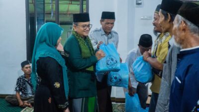 H. Maulana dan Forum RT Kota Jambi Berbuka Puasa Bersama Warga Talang Gulo