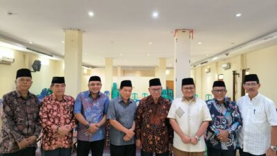 Dr.dr.H.Maulana, MKM, menghadiri acara silaturahmi Lembaga Adat Melayu (LAM) Kota Jambi di Aula utama Institut Agama Islam Muhammad Azim (IAIMA) Jambi, Minggu (24/03/2024). 