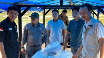 Akibat Jembatan Putus, Bawaslu Merangin Awasi Pendistribusian Logistik Menggunakan Ponton