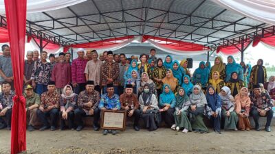 Sertifikat Indikasi Geografis (IG) Nanas Tangkit Baru Jambi ini diserahkan langsung Gubernur Al Haris di taman Agrowisata Tangkit Baru.