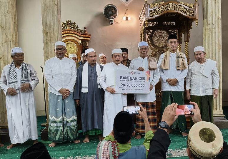 Gubernur Jambi Al Haris Safari Subuh di Masjid Asy Syuhada Simpang Rimbo