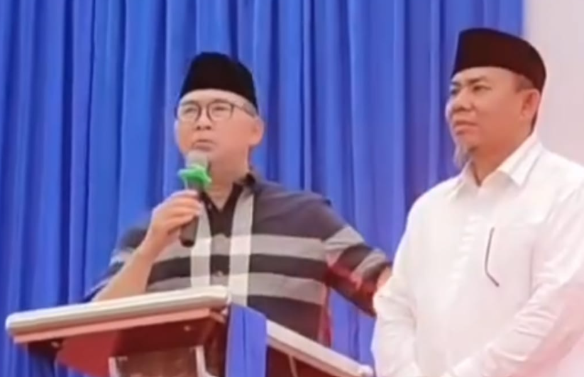 H Abdul Rahman (kanan) bersama mantan Walikota Jambi Sy Fasha.