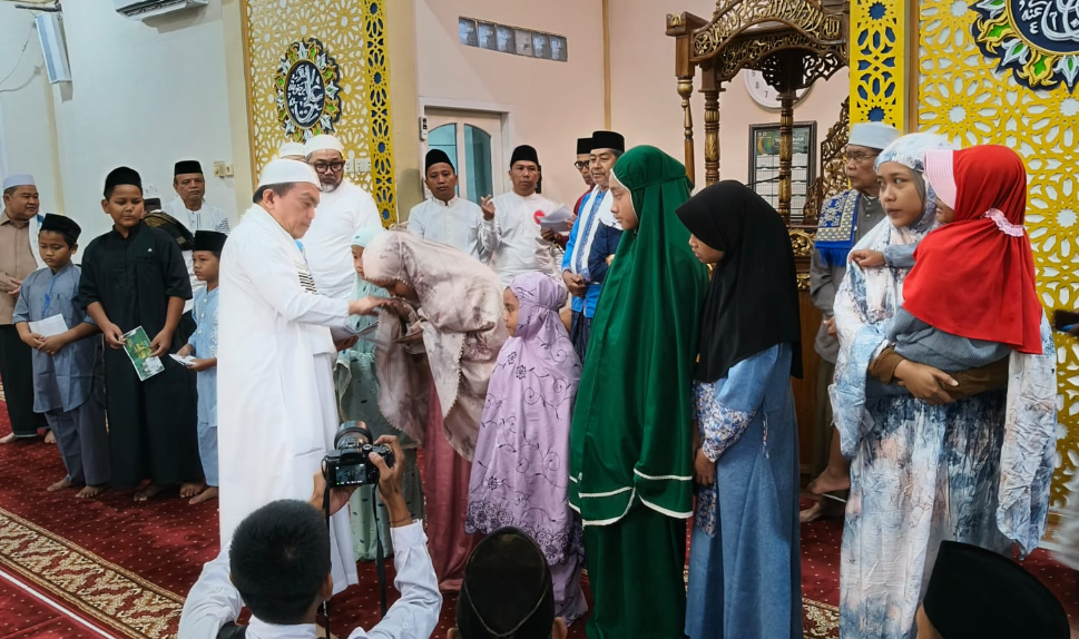 Al Haris Subuh Berjamaah Bersama Warga di Masjid Saiful Karim Kebun Kopi