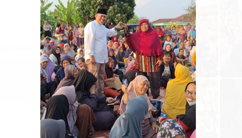 Momen kedekatan calon Walikota Jambi H. Abdul Rahman bersama emak-emak.