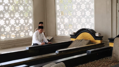 Al Haris saat Ziarah Ke Makam Raja Jambi Rangkayo Hitam