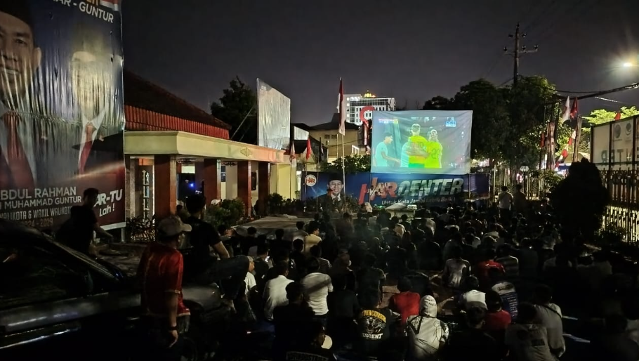 Nobar Indonesia vs Australia di Center Rahman - Guntur