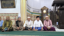 Al Haris Subuh Berjamaah Bersama Warga di Masjid Tua Bungo