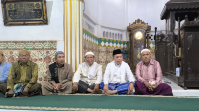 Al Haris Subuh Berjamaah Bersama Warga di Masjid Tua Bungo