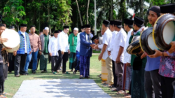 Hadiri Pengajian Akbar Warga Mersam Antusias Sambut Kedatangan Abdullah Sani