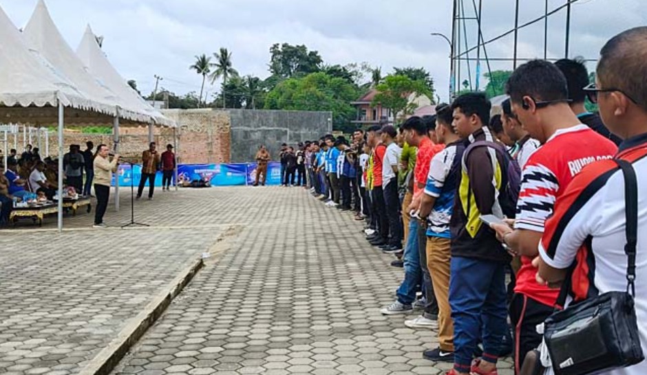 Gubernur Jambi Al Haris secara resmi membuka turnamen mini soccer Gubernur Cup 2025.