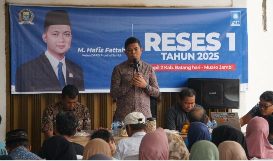 Ketua DPRD Provinsi Jambi, Hafis Fattah melakukan kegiatan reses pertama tahun 2025 di Muaro Jambi.
