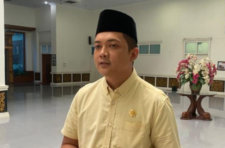 Ketua DPRD Provinsi Jambi M Hafiz Fattah mendapat pertanyaan dari masyarakat mengenai program Makan Bergizi Gratis (MBG).