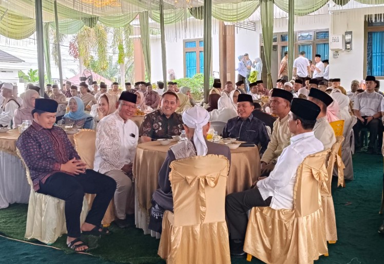 Gubernur Jambi Al Haris menggelar Halal Bihalal bersama kepala daerah Jambi wilayah Barat di kediaman pribadinya