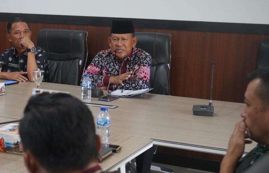 Keberadaan Ruang Terbuka Hujau (RTH) di Kabupaten Merangin, sudah berbadan hukum. Sesuai peraturannya, RTH dipergunakan untuk bersantai dan dilarang untuk berjualan.