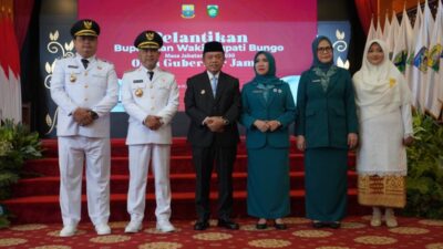 Gubernur Al Haris saat Pelantikan Bupati dan Wakil Bupati Bungo Masa Jabatan Tahun 2025-2030.