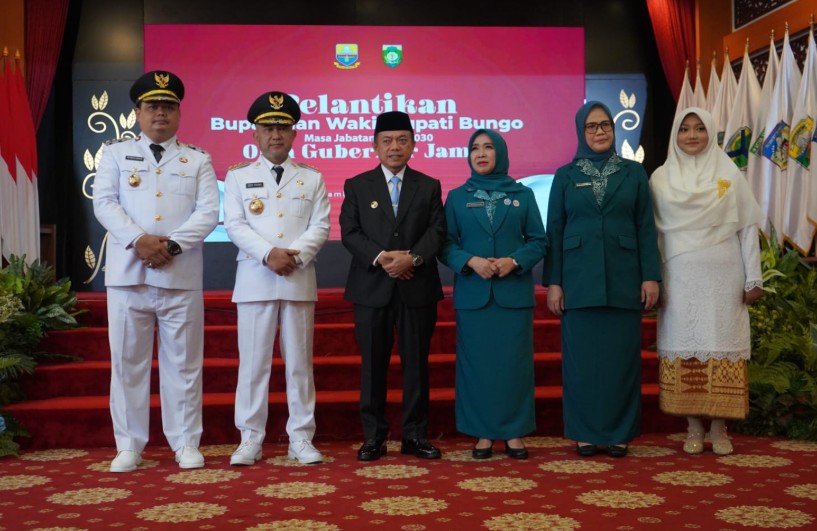 Gubernur Al Haris saat Pelantikan Bupati dan Wakil Bupati Bungo Masa Jabatan Tahun 2025-2030.