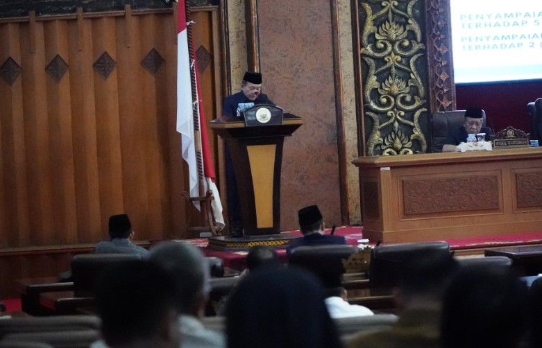 Gubernur Jambi, Dr. H. Al Haris, S.Sos. MH, menyampaikan bahwa Pemerintah dan DPRD dapat menyamakan persepsi dan pendapat menuju pembangunan Jambi Mantap