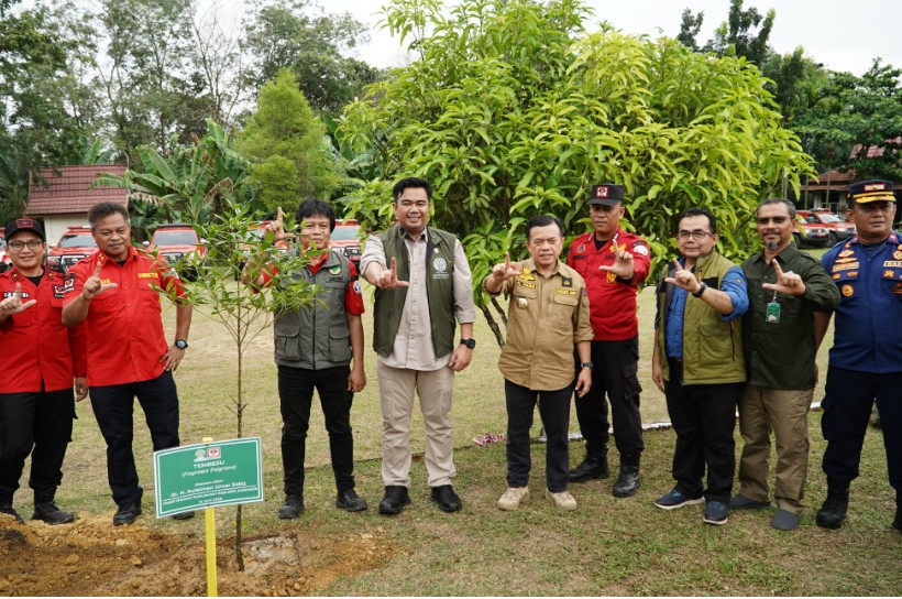 Gubernur Al Haris Dampingi Wamen Sulaiman Kunjungi PT. WKS dan Manggala Agni.