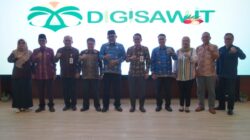 Sekda saat menghadiri Launching Sistem Informasi Manajemen Platform Digisawit.com, Sistem Informasi Korporasi Petani Sawit Digital Berkelanjutan
