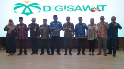 Sekda saat menghadiri Launching Sistem Informasi Manajemen Platform Digisawit.com, Sistem Informasi Korporasi Petani Sawit Digital Berkelanjutan