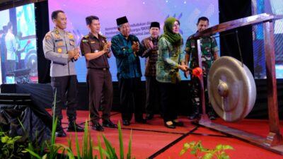 Wakil Gubernur Jambi Drs. H. Abdullah Sani, M.Pd.I membuka secara resmi Rapat Koordinasi Daerah Program Pembangunan Keluarga, Kependudukan, dan Keluarga Berencana (Bangga Kencana) serta Percepatan Pencegahan dan Penurunan Stunting Provinsi Jambi Tahun 2025