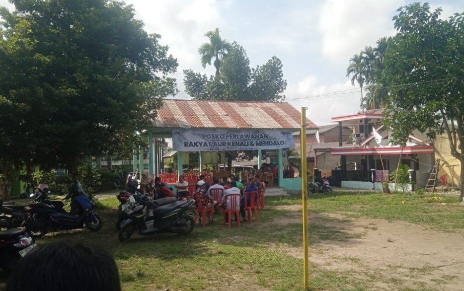 Simbol Perlawanan, Warga Aur Kenali Deklarasikan Organisasi BPR Jambi Menolak Stockpile Batu Bara PT SAS