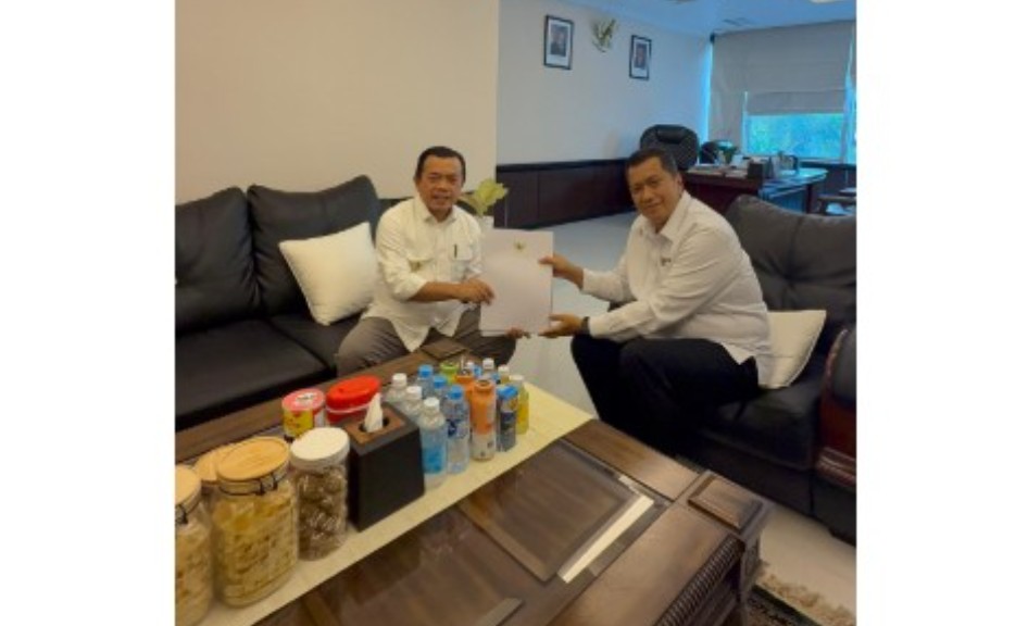 Gubernur Al Haris Antar Langsung Berkas Pengusulan PPPK Paruh Waktu ke Kementerian PANRB