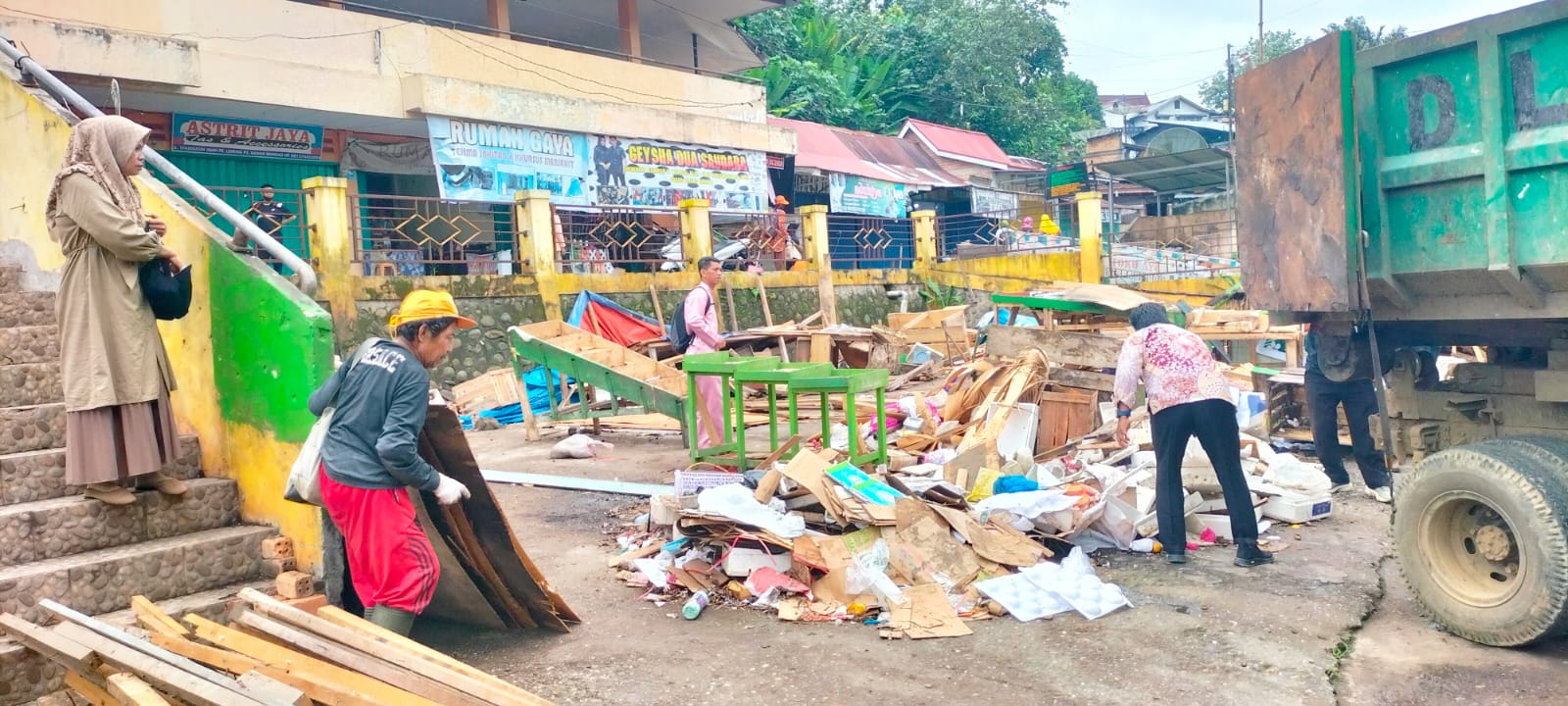 Bupati Merangin H. M. Syukur bersama Wakil Bupati H. A. Khafid terus berupaya mewujudkan Kota Bangko yang tertib, indah, dan menarik. Salah satu langkah yang dilakukan adalah penataan kawasan Pasar Bawah Bangko secara bertahap.