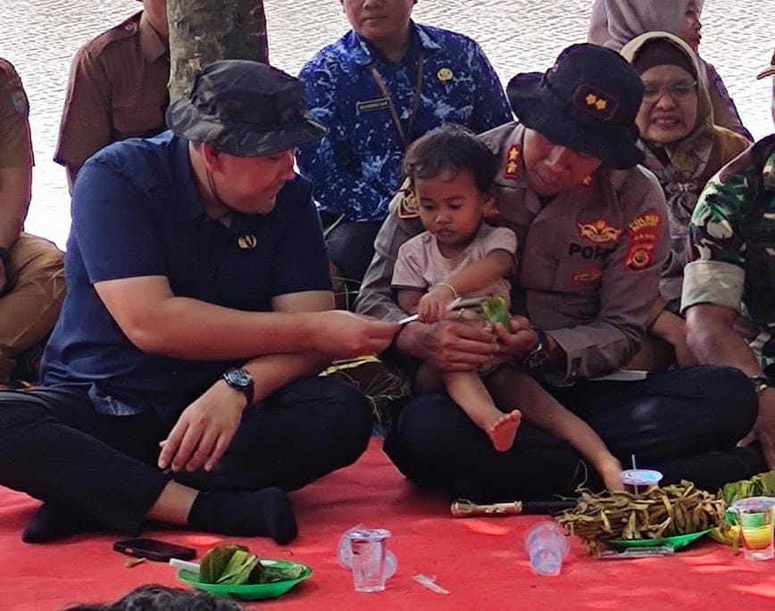 Bupati Merangin M. Syukur bersama Direktorat Pemberdayaan Komunitas Adat Terpencil (KPAT) Kementerian Sosial RI melakukan kunjungan kerja ke kawasan Dam Betuk, Desa Tambang Baru, Kecamatan Tabir Lintas, Selasa (27/1/2026).