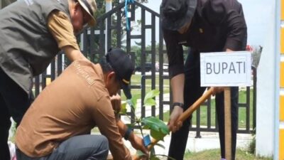 Semangat pelestarian lingkungan kembali digaungkan Pemerintah Kabupaten Merangin. Rabu (28/1/2026), sebanyak 4.000 pohon ditanam secara serentak sebagai wujud komitmen nyata menjaga alam dan masa depan generasi mendatang.