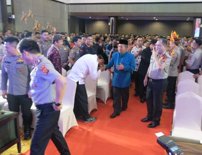 Wagub Sani: Natal Mengajarkan Makna Kasih dan Pengabdian Tanpa Pamrih