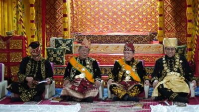 Gubernur Al Haris: Pemberian Gelar Adat Wujud Penghargaan dan Doa