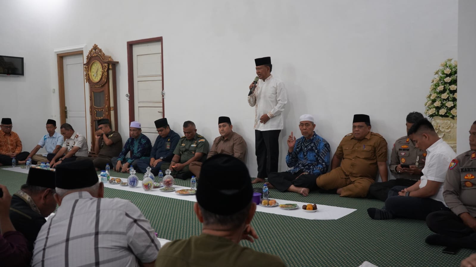 Dalam sambutannya, Wabup A. Khafidh menyampaikan rasa syukur atas selesainya rehabilitasi fasilitas rumah dinas tersebut. Ia menegaskan, meskipun berstatus sebagai rumah jabatan, rumah dinas itu merupakan rumah bagi seluruh masyarakat Merangin.
