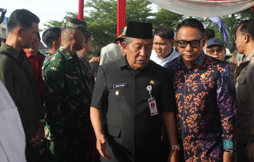 Wagub Jambi, Abdullah Sani saat membuka Gerakan Pasar Murah Serentak Provinsi Jambi.