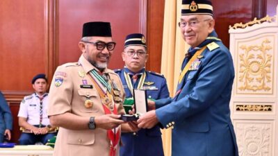 Gubernur Jambi, Dr. H. Al Haris, S.Sos., M.H., menerima penghargaan prestisius dalam ajang Istiadat Penganugerahan Bintang dan Pingat Persekutuan Pengakap Malaysia (PPM) yang berlangsung di Melaka, Jumat (6/3/2026).