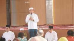 Gubernur Al Haris Buka Puasa Bersama Warga Sekitar Rumah Dinas