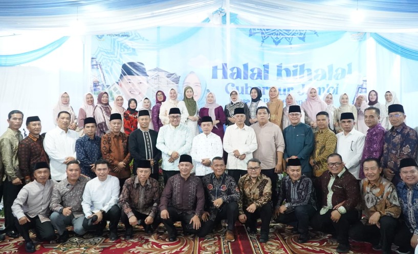 Halal Bihalal Sekaligus Open House di Kediaman Pribadi, Gubernur Al Haris Tekankan Pererat Kebersamaan