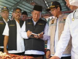 Wagub Sani Pimpin Sidak Pasar Angso Duo, Cek Harga Pangan Jelang Lebaran