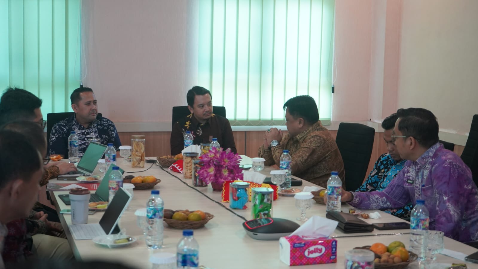 Pemerintah Kabupaten Merangin resmi masuk dalam radar pemeriksaan Laporan Keuangan Pemerintah Daerah (LKPD) Tahun Anggaran 2025 oleh Badan Pemeriksa Keuangan (BPK) RI. Agenda ini dimulai dengan Entry Meeting yang diikuti langsung oleh Bupati Merangin, M. Syukur, secara virtual pada Kamis (2/4/2026).