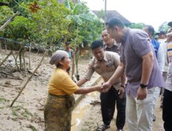 Bupati M. Syukur Sambangi Korban Banjir Selango, Pastikan Warga Tak Sendirian