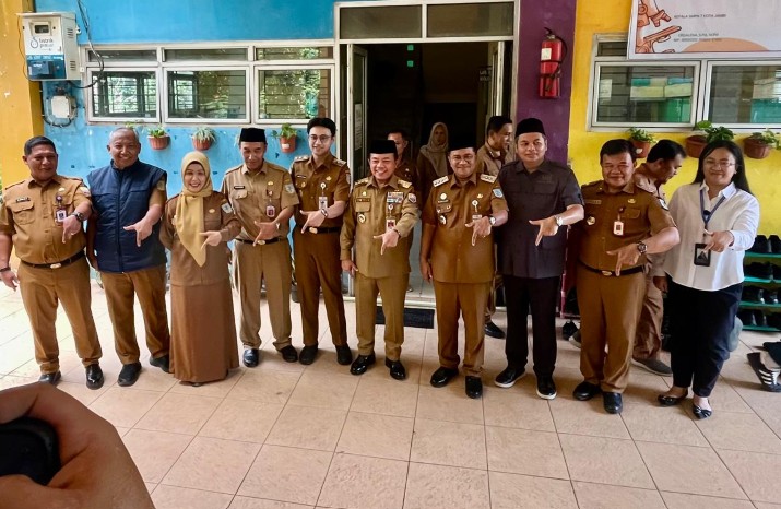 Gubernur Al Haris Tinjau Pelaksanaan Tes Kompetensi Akademik SMP di Kota Jambi, Tekankan Pemerataan Mutu Pendidikan