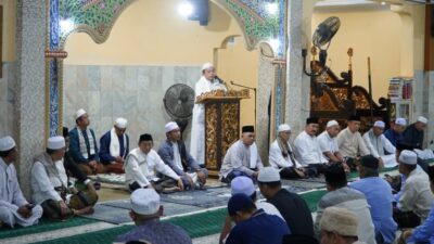 Safari Subuh di Masjid Raya Magat Sari, Gubernur Al Haris Ingatkan Warga Hadapi Kemarau dan Bijak Gunakan BBM